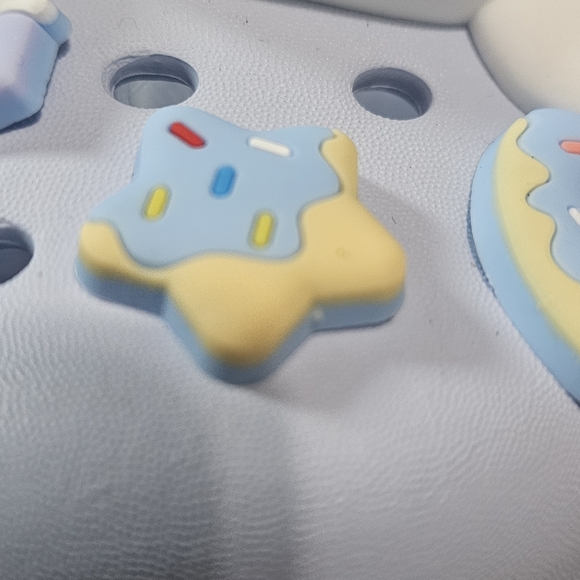 Sanrio Blue SlipOn CROC Style Sandals- Cinnamoroll Character & 8 Charms 35/36
